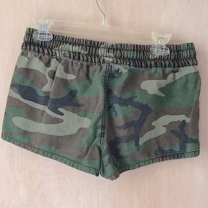 Tna Camo shorts size xxs